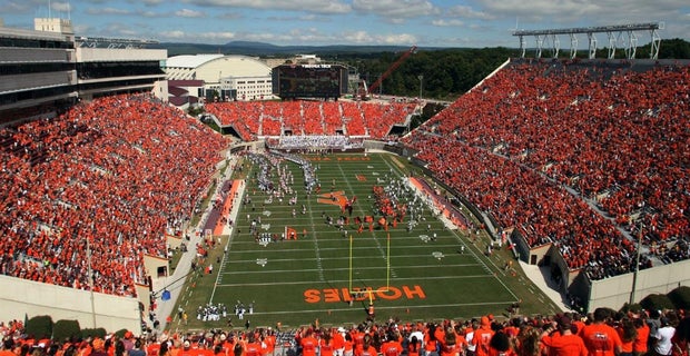 Virginia Tech Hokies vs. Notre Dame Fighting Irish at Notre Dame Stadium